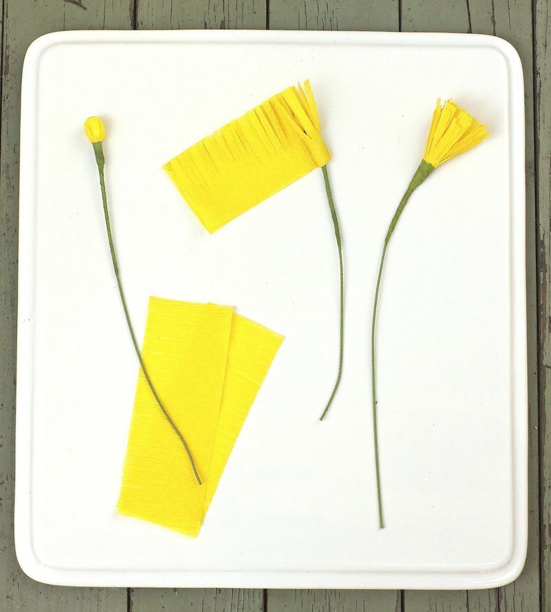 Coloured crepe paper wrap for streamers